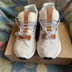 On Cloud Cloud Nova white pearl women’s size